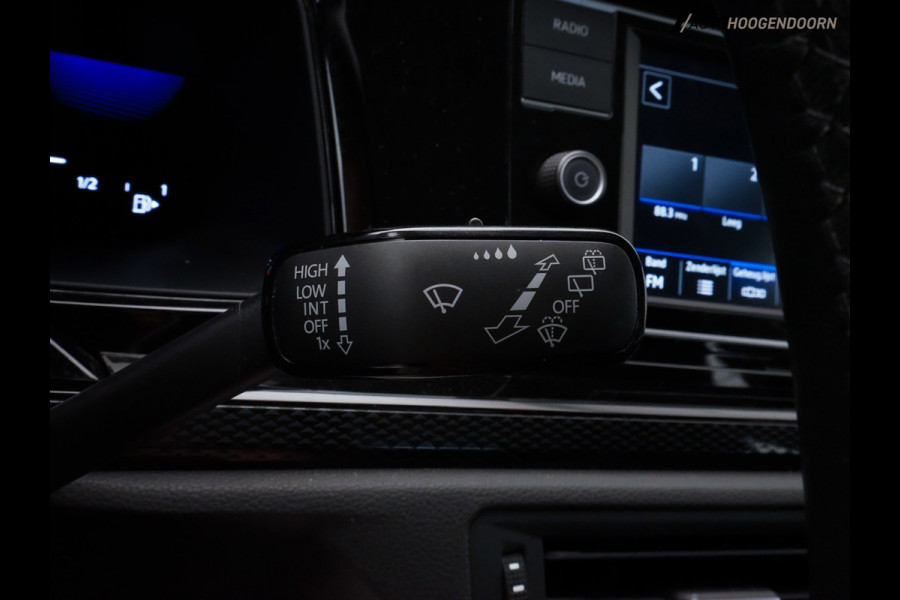 Volkswagen Polo 1.0 TSI Life Sport (APPLE CARPLAY,LED VERLICHTING,SPORTSTOELEN,DIGITAAL DISPLAY,AIRCO,ADAPTIVE CRUISE,LM-VELGEN)