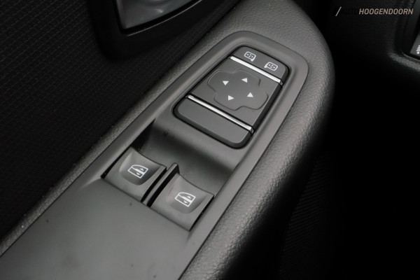 Renault Clio 0.9 TCe Limited Sport (PARKEERSENSOREN,NAVIGATIE,LM-VELGEN,CRUISE CONTROL,SPORTSTOELEN,KEYLESS START,TOPCONDITIE)