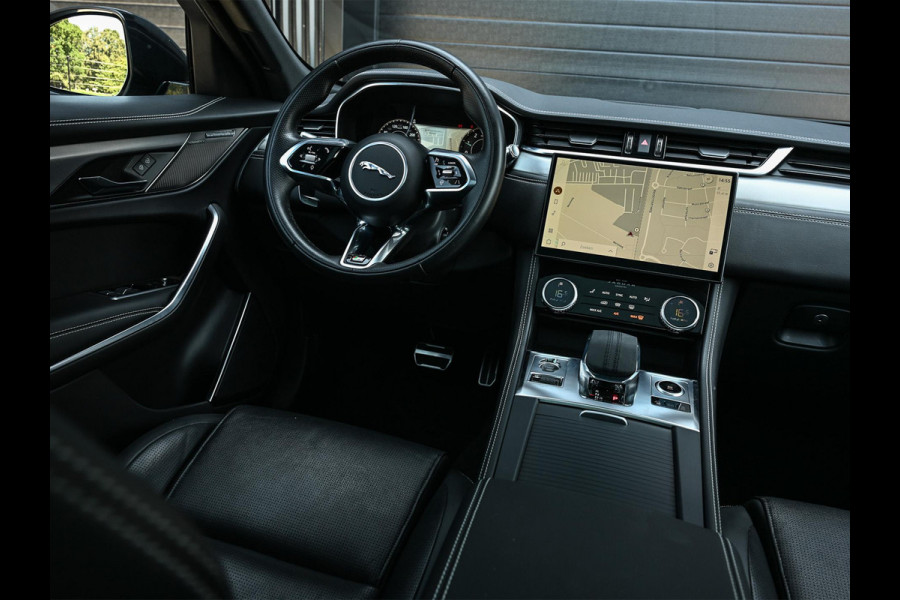 Jaguar F-Pace 2.0 P400e PHEV R-Dynamic SE | Panoramadak | 14-Wegs Memory Seats | HermanBosch Sound | Camera | Adaptieve Cruise | Stoelverwarming | Ambiente Verlichting | Stuur Verwarming |