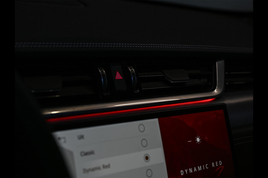 Jaguar F-Pace 2.0 P400e PHEV R-Dynamic SE | Panoramadak | 14-Wegs Memory Seats | HermanBosch Sound | Camera | Adaptieve Cruise | Stoelverwarming | Ambiente Verlichting | Stuur Verwarming |