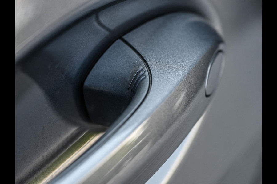BMW X7 xDrive40i High Executive 7P | Panoramadak | Alcantara Hemel | Harman/Kardon | Iconic Glow | Stoelventilatie + Massage | Actice Cruise | Ambiance Interieur | HUD | Luchtvering |
