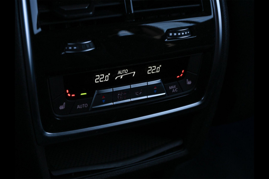 BMW X7 xDrive40i High Executive 7P | Panoramadak | Alcantara Hemel | Harman/Kardon | Iconic Glow | Stoelventilatie + Massage | Actice Cruise | Ambiance Interieur | HUD | Luchtvering |