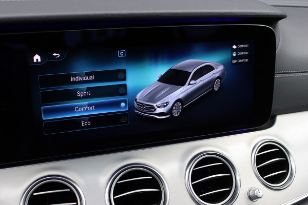 Mercedes-Benz E-Klasse 220 d AMG Line | Schuifdak | Dodehoekassistent | Camera | Augmented Reality | Sfeerverlichting | Stoelverwarming | High Perf. LED |
