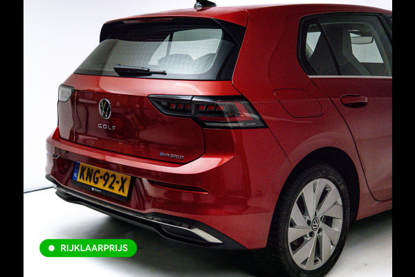 Volkswagen Golf 1.5 eHybrid Style Edition | Camera | Travel assist | Stuur- & stoelverwarm. Stoelventilatie | Elec. verst. best. stoel | Headup, Sfeerverlichting, IQ Led, Lederen bekleding, Incl. winterset op LMV
