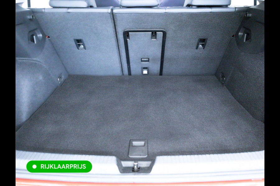 Volkswagen Golf 1.5 eHybrid Style Edition | Camera | Travel assist | Stuur- & stoelverwarm. Stoelventilatie | Elec. verst. best. stoel | Headup, Sfeerverlichting, IQ Led, Lederen bekleding, Incl. winterset op LMV