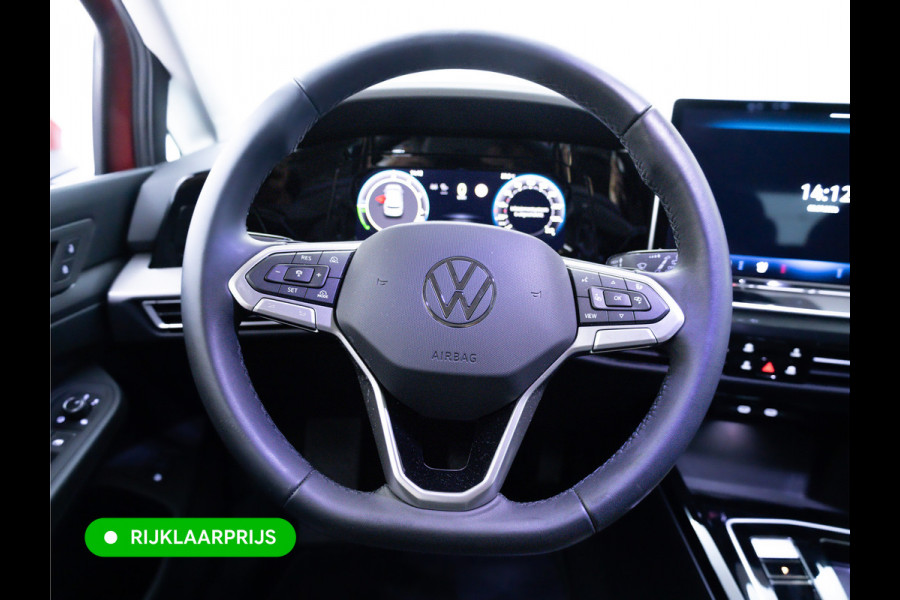 Volkswagen Golf 1.5 eHybrid Style Edition | Camera | Travel assist | Stuur- & stoelverwarm. Stoelventilatie | Elec. verst. best. stoel | Headup, Sfeerverlichting, IQ Led, Lederen bekleding, Incl. winterset op LMV