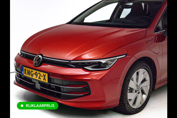 Volkswagen Golf 1.5 eHybrid Style Edition | Camera | Travel assist | Stuur- & stoelverwarm. Stoelventilatie | Elec. verst. best. stoel | Headup, Sfeerverlichting, IQ Led, Lederen bekleding, Incl. winterset op LMV