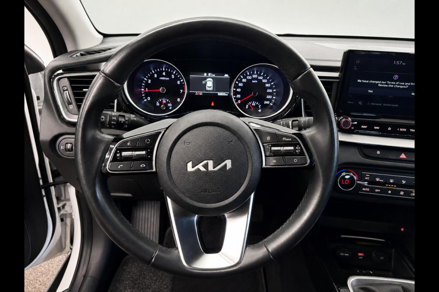 Kia Xceed 1.0 T-GDi DynamicLine Navigatie Apple Carplay Android Auto Camera Parkeersensoren achter Cruise Control Half leder Full Led Climate Control Lichtmetalen velgen