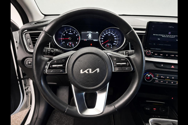 Kia Xceed 1.0 T-GDi DynamicLine Navigatie Apple Carplay Android Auto Camera Parkeersensoren achter Cruise Control Half leder Full Led Climate Control Lichtmetalen velgen
