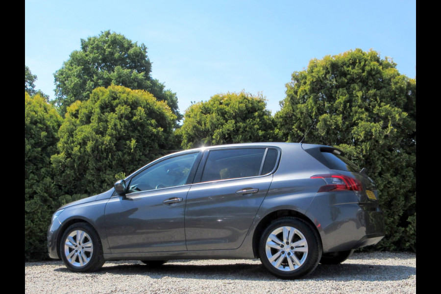 Peugeot 308 1.2 PureTech Exec. * Ecc * Pdc * Pano.dak *