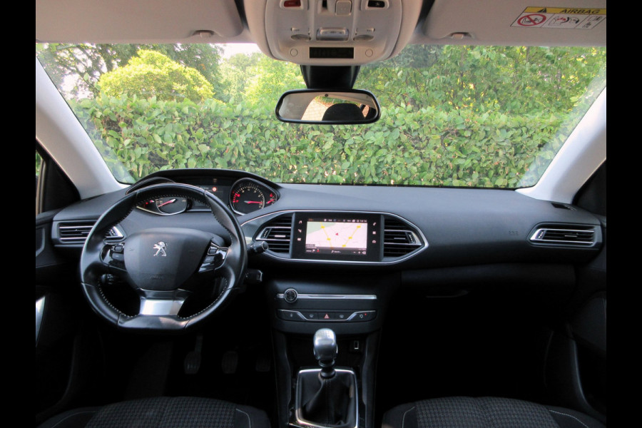 Peugeot 308 1.2 PureTech Exec. * Ecc * Pdc * Pano.dak *