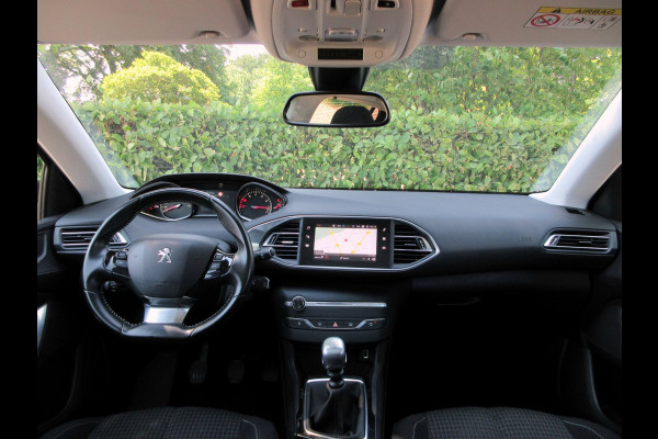 Peugeot 308 1.2 PureTech Exec. * Ecc * Pdc * Pano.dak *
