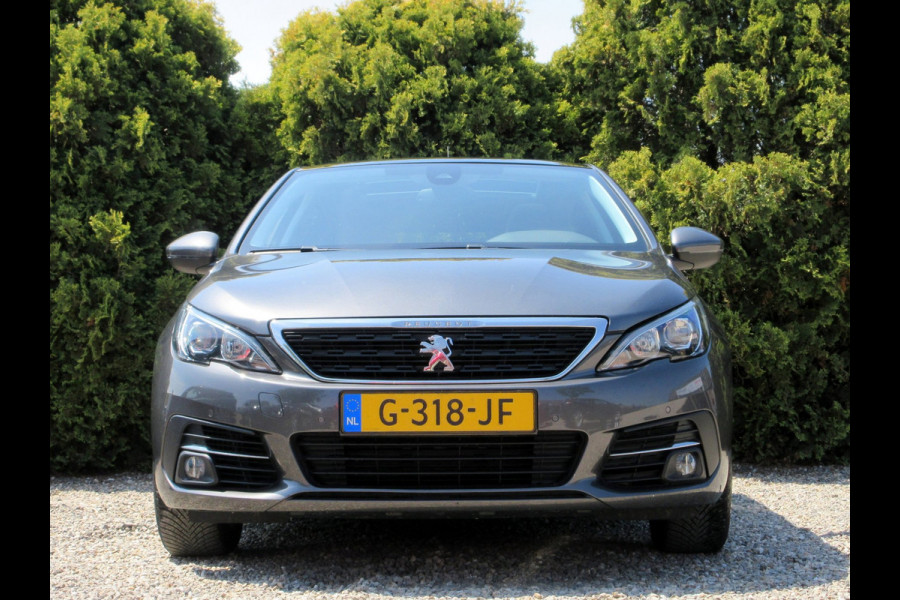 Peugeot 308 1.2 PureTech Exec. * Ecc * Pdc * Pano.dak *