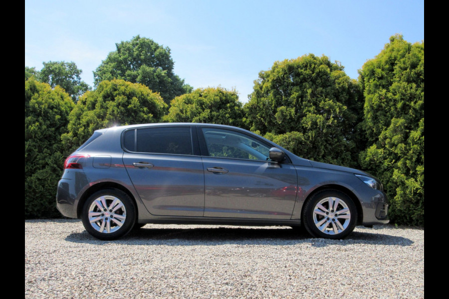 Peugeot 308 1.2 PureTech Exec. * Ecc * Pdc * Pano.dak *