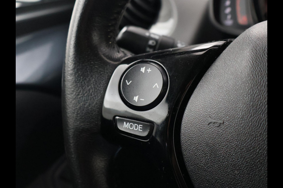 Peugeot 108 1.0 e-VTi ALLURE 5-DEURS + APPLE CARPLAY | CAMERA | LMV | PRIVACY | CLIMATE CONTROL