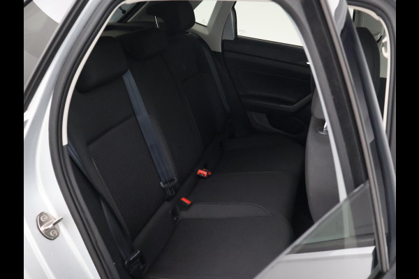 Volkswagen Polo 1.0 TSI R-LINE EDITION + APPLE CARPLAY | ANDROID | ADAPTIVE CRUISE CONTROL | DAB | PRIVACY GLASS