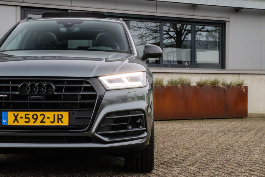 Audi Q5 50 TFSI e Quattro Competition Pro Line S S-Line 299pk Automaat! 1e|DLR|Panoramadak|Virtual Cockpit|LED Matrix|Black|22inch