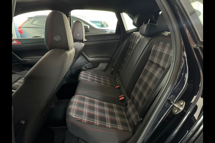 Volkswagen Polo 2.0 TSI GTI Pano|CarPlay|Beats|Stoelverwarming