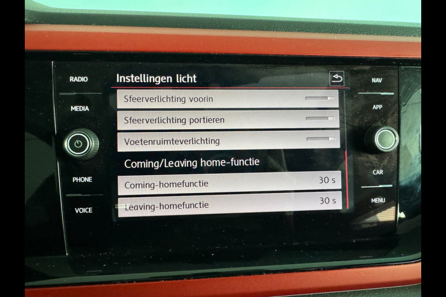 Volkswagen Polo 2.0 TSI GTI Pano|CarPlay|Beats|Stoelverwarming