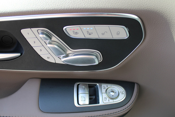 Mercedes-Benz V-Klasse 300d / XXL / AMG / Exclusive / 4-Matic / 7 Pers / Luchtv / Elec Stoel / 360 Cam / Burmester / Vol Opties / NIEUWSTAAT