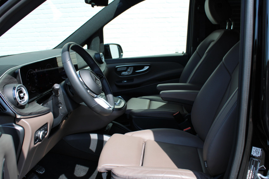 Mercedes-Benz V-Klasse 300d / XXL / AMG / Exclusive / 4-Matic / 7 Pers / Luchtv / Elec Stoel / 360 Cam / Burmester / Vol Opties / NIEUWSTAAT