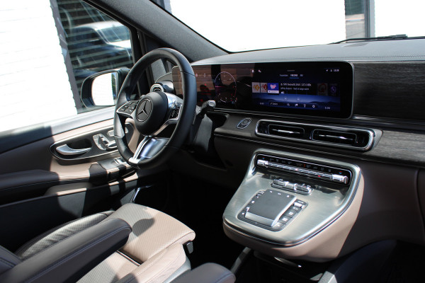 Mercedes-Benz V-Klasse 300d / XXL / AMG / Exclusive / 4-Matic / 6 Pers / Luchtv / Elec Stoel / 360 Cam / Burmester / Vol Opties / NIEUWSTAAT