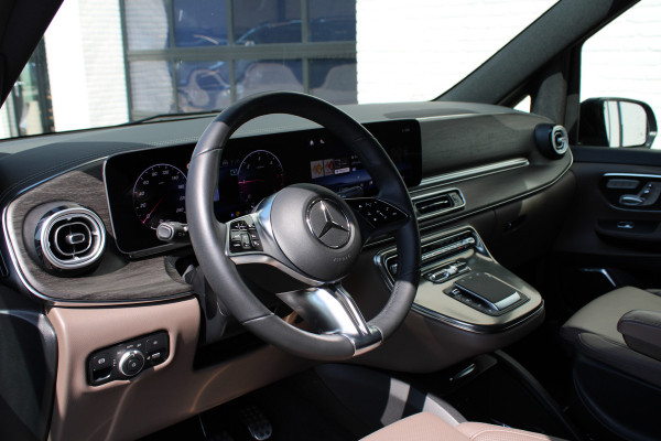 Mercedes-Benz V-Klasse 300d / XXL / AMG / Exclusive / 4-Matic / 6 Pers / Luchtv / Elec Stoel / 360 Cam / Burmester / Vol Opties / NIEUWSTAAT