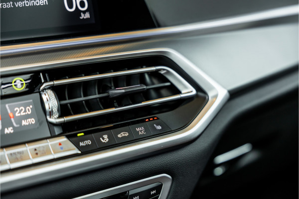 BMW X5 xDrive45e High Executive - M Sport | Panorama | Swarovski | Elek. Trekhaak | Luchtvering