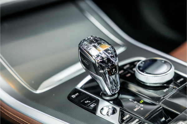 BMW X5 xDrive45e High Executive - M Sport | Panorama | Swarovski | Elek. Trekhaak | Luchtvering