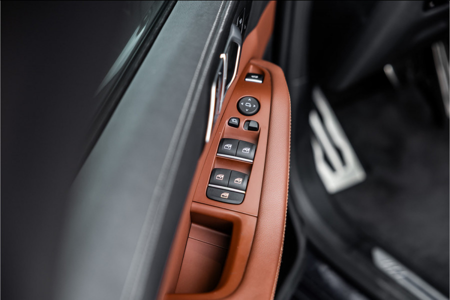 BMW X5 xDrive45e High Executive - M Sport | Panorama | Swarovski | Elek. Trekhaak | Luchtvering