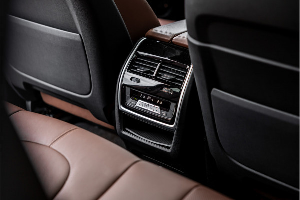 BMW X5 xDrive45e High Executive - M Sport | Panorama | Swarovski | Elek. Trekhaak | Luchtvering