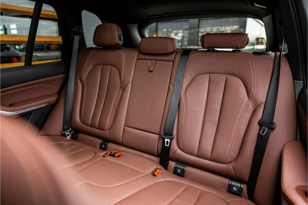 BMW X5 xDrive45e High Executive - M Sport | Panorama | Swarovski | Elek. Trekhaak | Luchtvering