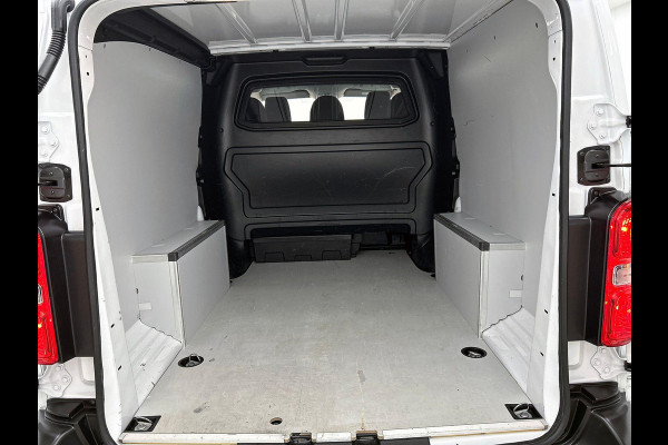 Opel Vivaro 145pk L3H1 Dubbele Cabine Sport Edition Navigatie Climate Control Trekhaak Trekhaak Parkeer sensoren Lichtmetalen Velgen