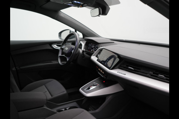 Audi Q4 e-tron 50 quattro Advanced edition 82 kWh 300pk Dealer O.H. | Apple Carplay | Voorstoelen Verwarmd | Navigatie Plus | 19"L.M | LED | Cruise Control | DAB | Virtual |
