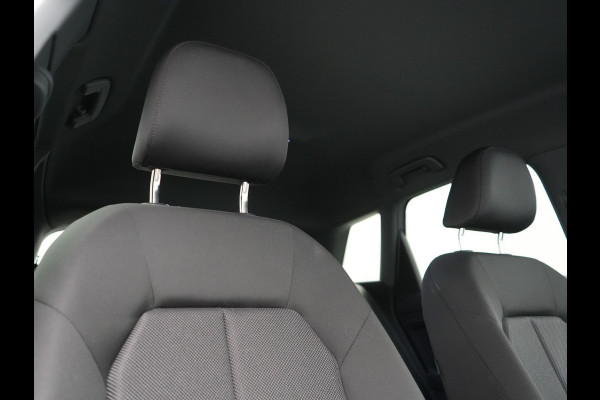 Audi Q4 e-tron 50 quattro Advanced edition 82 kWh 300pk Dealer O.H. | Apple Carplay | Voorstoelen Verwarmd | Navigatie Plus | 19"L.M | LED | Cruise Control | DAB | Virtual |