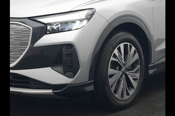 Audi Q4 e-tron 50 quattro Advanced edition 82 kWh 300pk Dealer O.H. | Apple Carplay | Voorstoelen Verwarmd | Navigatie Plus | 19"L.M | LED | Cruise Control | DAB | Virtual |