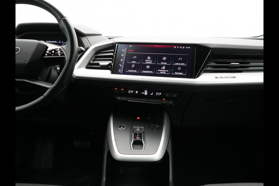 Audi Q4 e-tron 50 quattro Advanced edition 82 kWh 300pk Dealer O.H. | Apple Carplay | Voorstoelen Verwarmd | Navigatie Plus | 19"L.M | LED | Cruise Control | DAB | Virtual |
