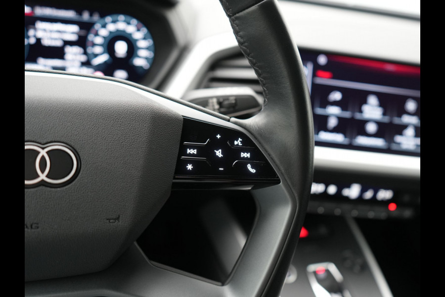 Audi Q4 e-tron 50 quattro Advanced edition 82 kWh 300pk Dealer O.H. | Apple Carplay | Voorstoelen Verwarmd | Navigatie Plus | 19"L.M | LED | Cruise Control | DAB | Virtual |