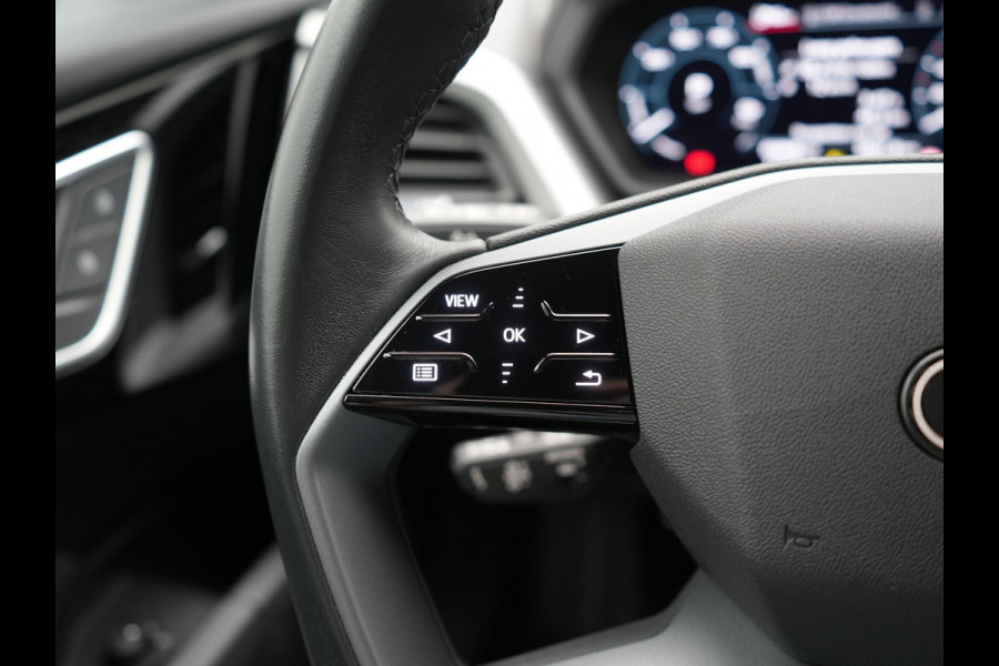 Audi Q4 e-tron 50 quattro Advanced edition 82 kWh 300pk Dealer O.H. | Apple Carplay | Voorstoelen Verwarmd | Navigatie Plus | 19"L.M | LED | Cruise Control | DAB | Virtual |