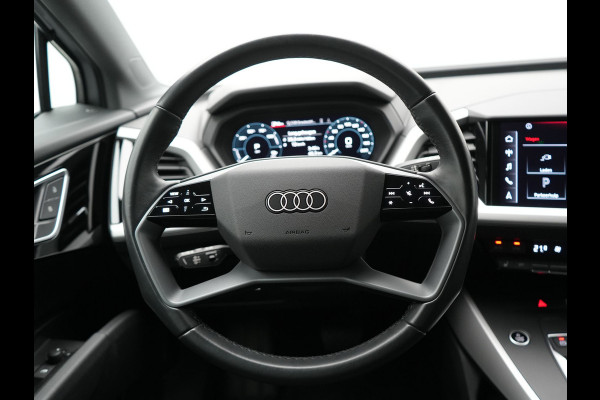 Audi Q4 e-tron 50 quattro Advanced edition 82 kWh 300pk Dealer O.H. | Apple Carplay | Voorstoelen Verwarmd | Navigatie Plus | 19"L.M | LED | Cruise Control | DAB | Virtual |