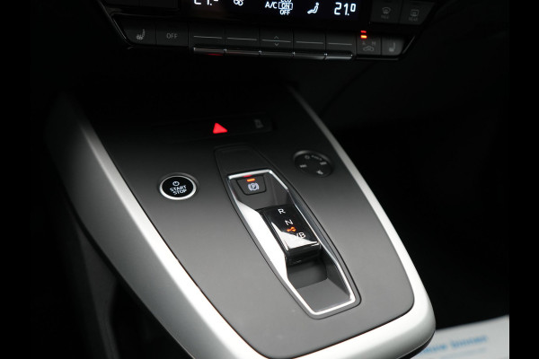 Audi Q4 e-tron 50 quattro Advanced edition 82 kWh 300pk Dealer O.H. | Apple Carplay | Voorstoelen Verwarmd | Navigatie Plus | 19"L.M | LED | Cruise Control | DAB | Virtual |