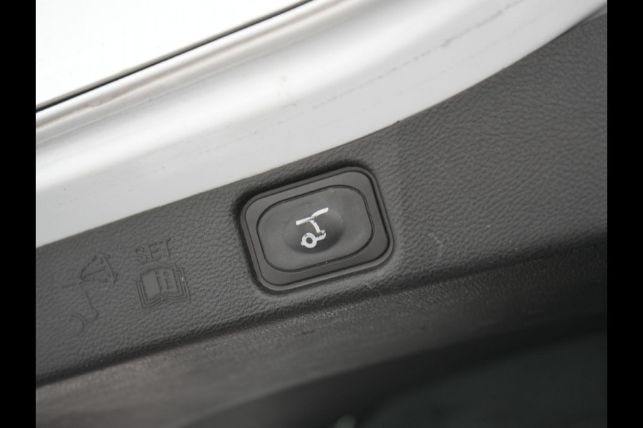 Ford Galaxy 2.0 Titanium Automaat 7 Persoons 241pk | Camera | Apple Carplay | Voorstoelen Verwarmd | Cruise Control | LED Koplampen | Navigatie |