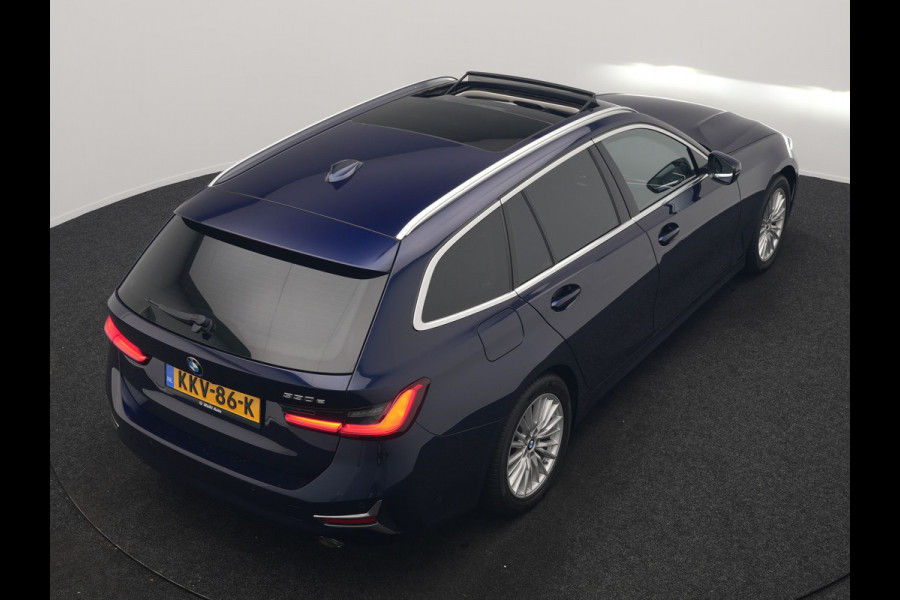 BMW 3 Serie Touring 330e Luxury Line PHEV 293pk Dealer O.H. | Trekhaak Af Fabriek | Panodak | Head Up | Adaptive Cruise | Laser LED | Camera | Lederen Comfortstoelen Verwarmd | Sfeerverlichting | Keyless | Blis | Apple Carplay | Navigatie | DAB | Plug In Hybrid |