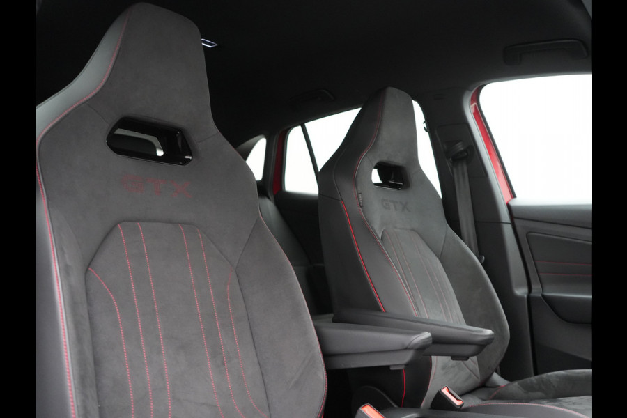 Volkswagen ID.4 GTX 4Motion 77 kWh 299pk Dealer O.H. | Sport Pakket Plus | Adaptive Cruise | Head Up | 360 Camera | Alcantara Sportstoelen Massage & Memory | IQ Light | Sfeerverlichting | Keyless | Blis | Apple Carplay | Stuur Verwarmd | Naviga