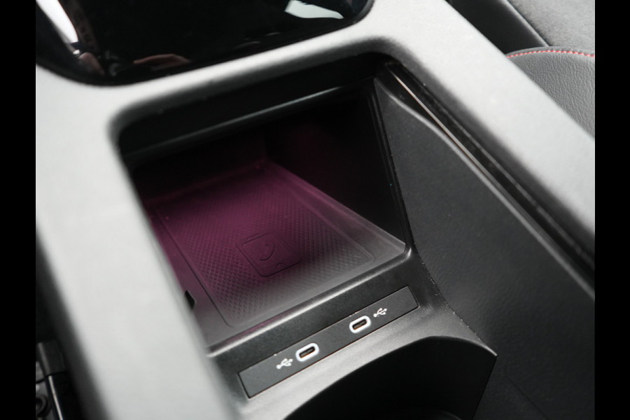 Volkswagen ID.4 GTX 4Motion 77 kWh 299pk Dealer O.H. | Sport Pakket Plus | Adaptive Cruise | Head Up | 360 Camera | Alcantara Sportstoelen Massage & Memory | IQ Light | Sfeerverlichting | Keyless | Blis | Apple Carplay | Stuur Verwarmd | Naviga