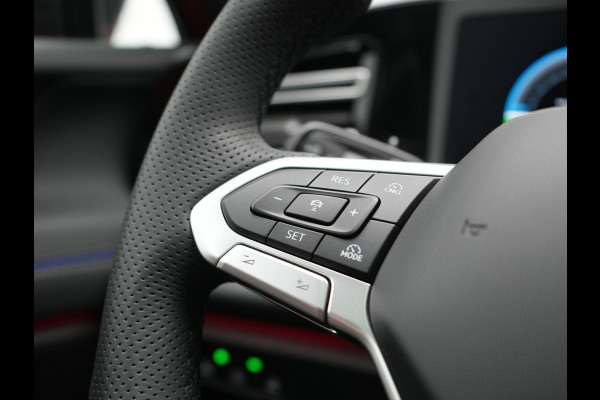 Volkswagen Tiguan 1.5 eHybrid R-Line Edition PHEV 204pk Dealer O.H. | Panodak | Adaptive Cruise | Head Up | 360 Camera | IQ Light | Sportstoelen Massage & Memory | Sfeerverlichting | Keyless | Blis | Apple Carplay | Navigatie | DAB | Plug In Hybrid |