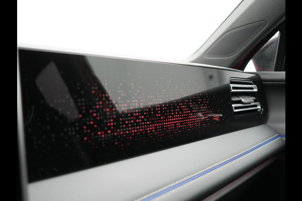 Volkswagen Tiguan 1.5 eHybrid R-Line Edition PHEV 204pk Dealer O.H. | Panodak | Adaptive Cruise | Head Up | 360 Camera | IQ Light | Sportstoelen Massage & Memory | Sfeerverlichting | Keyless | Blis | Apple Carplay | Navigatie | DAB | Plug In Hybrid |