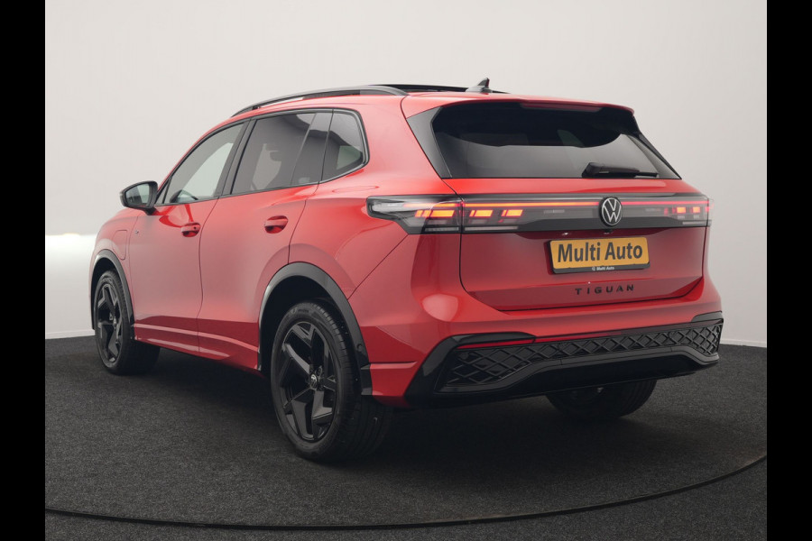 Volkswagen Tiguan 1.5 eHybrid R-Line Edition PHEV 204pk Dealer O.H. | Panodak | Adaptive Cruise | Head Up | 360 Camera | IQ Light | Sportstoelen Massage & Memory | Sfeerverlichting | Keyless | Blis | Apple Carplay | Navigatie | DAB | Plug In Hybrid |