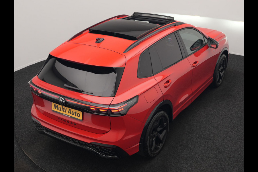 Volkswagen Tiguan 1.5 eHybrid R-Line Edition PHEV 204pk Dealer O.H. | Panodak | Adaptive Cruise | Head Up | 360 Camera | IQ Light | Sportstoelen Massage & Memory | Sfeerverlichting | Keyless | Blis | Apple Carplay | Navigatie | DAB | Plug In Hybrid |