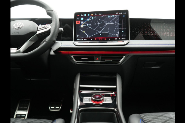 Volkswagen Tiguan 1.5 eHybrid R-Line Edition PHEV 204pk Dealer O.H. | Panodak | Adaptive Cruise | Head Up | 360 Camera | IQ Light | Sportstoelen Massage & Memory | Sfeerverlichting | Keyless | Blis | Apple Carplay | Navigatie | DAB | Plug In Hybrid |